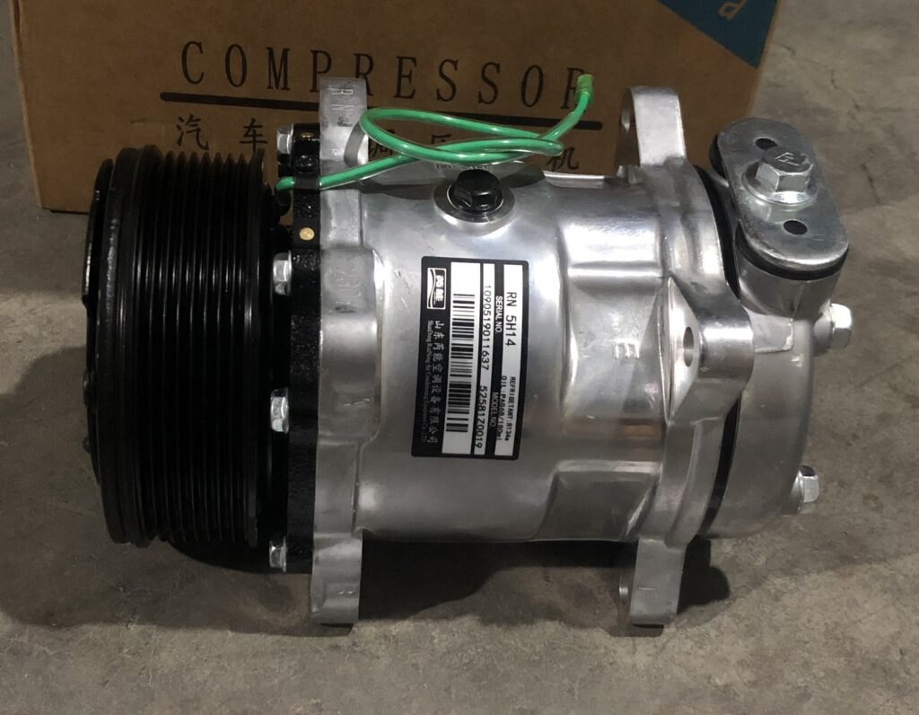 Компрессор кондиционера 200V77970-7028